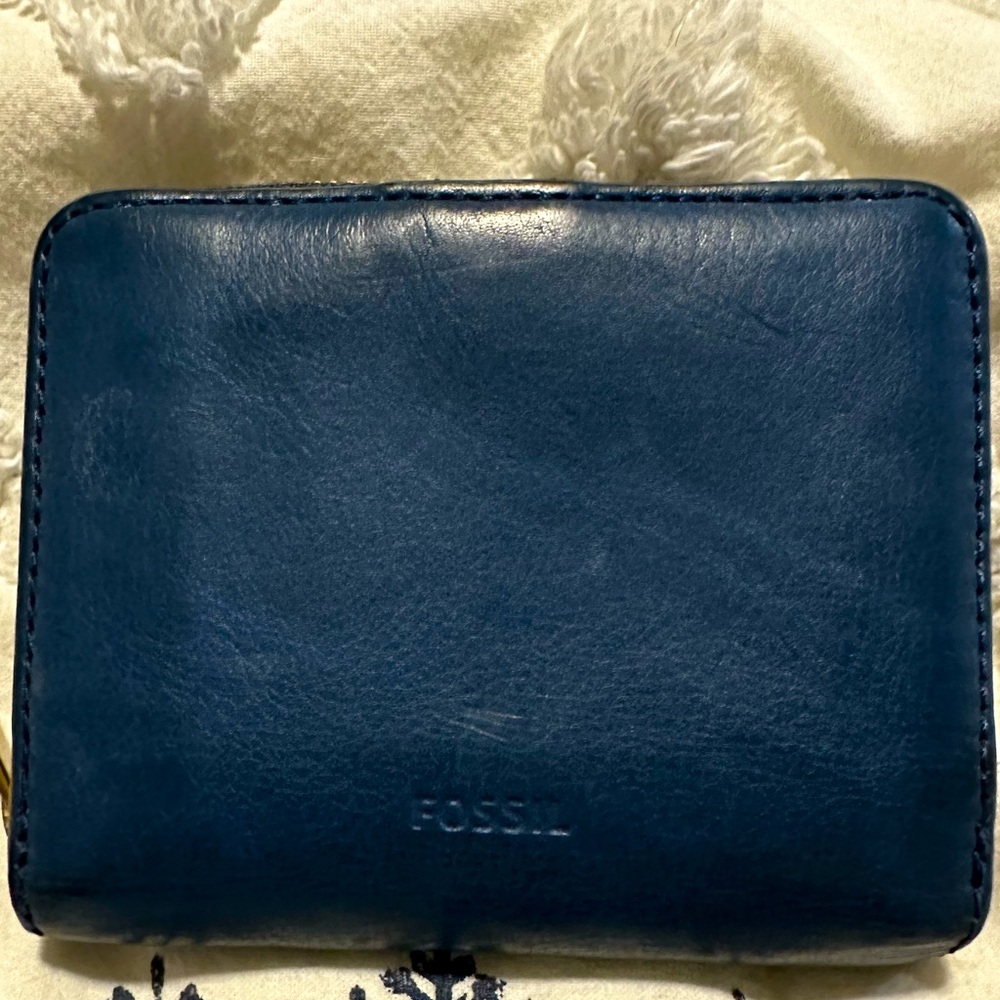 Blue leather women’s fossil wallet